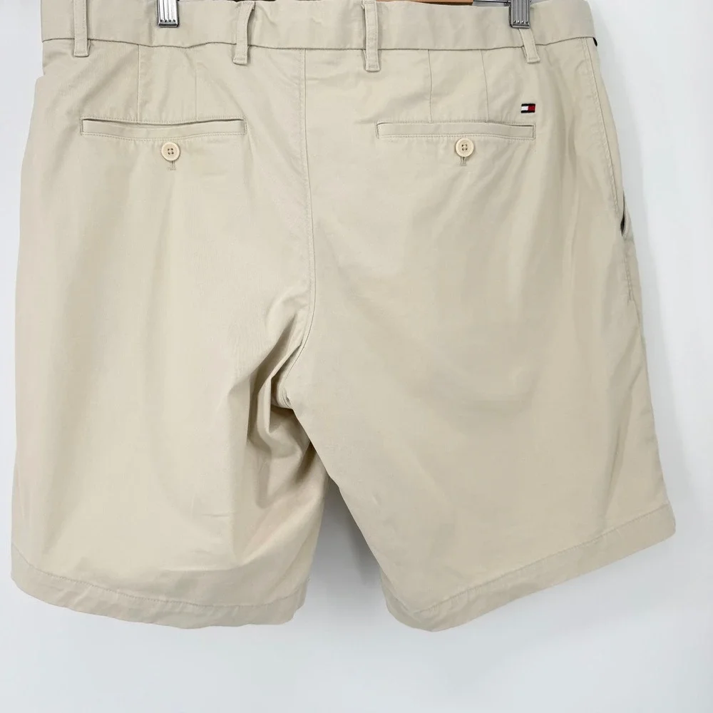Tommy Hilfiger Men's Khaki Chino Shorts 38 Beige Flat Front Golf Casual Preppy